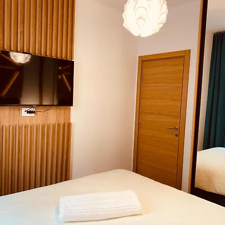 Helena * زلاتيبور