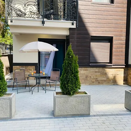 Helena زلاتيبور